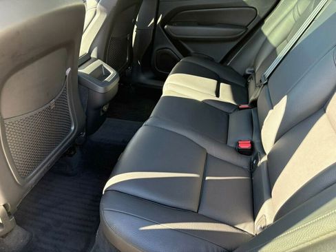 Used 2023 Volvo XC60 B5 Plus image 18