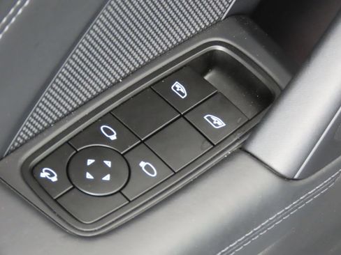 Certified 2026 Porsche 911 Carrera RWD image 35