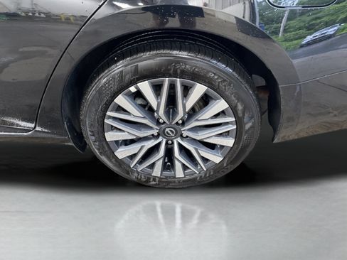 Used 2025 Nissan Altima 2.5 SV FWD image 23