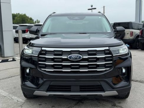 Used 2025 Ford Explorer Active w/ Active Comfort Package AWD/4WD image 2