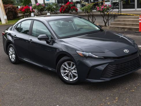 Used 2025 Toyota Camry LE FWD image 2