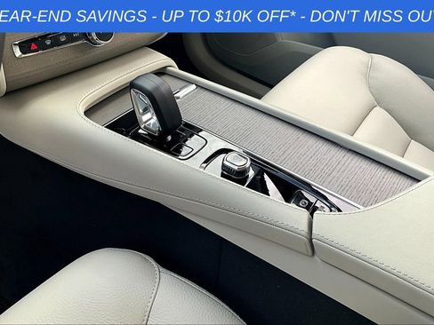 Used 2025 Volvo XC90 B6 Plus w/ Protection Package Premier image 32