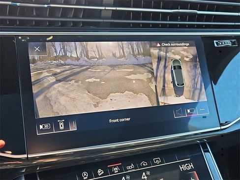 Used 2019 Audi Q8 Premium Plus w/ Premium Plus image 17