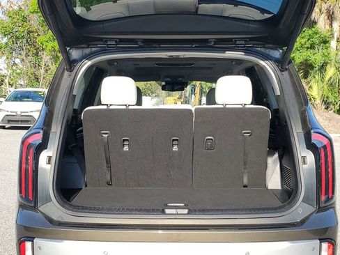 Certified 2023 Kia Telluride EX w/ EX Captain's Chair Package image 6