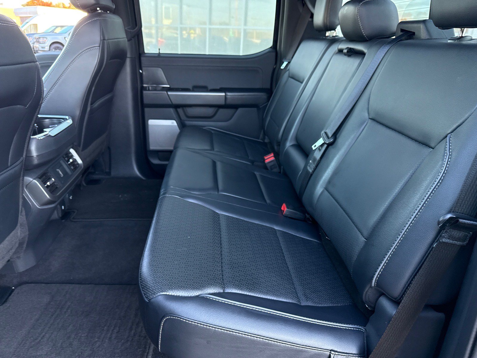 Used 2025 Ford F150 Lariat w/ Equipment Group 501A Mid AWD/4WD image 27