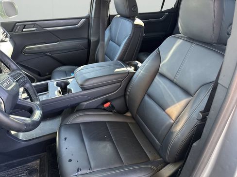 Used 2024 GMC Acadia Elevation w/ Luxury Package AWD/4WD image 11