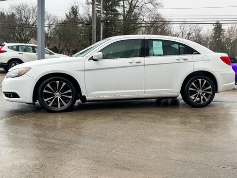 Used 2014 Chrysler 200 Touring w/ 200 S Group FWD image 5