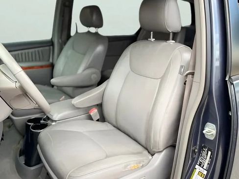 Used 2008 Toyota Sienna XLE Limited FWD image 13