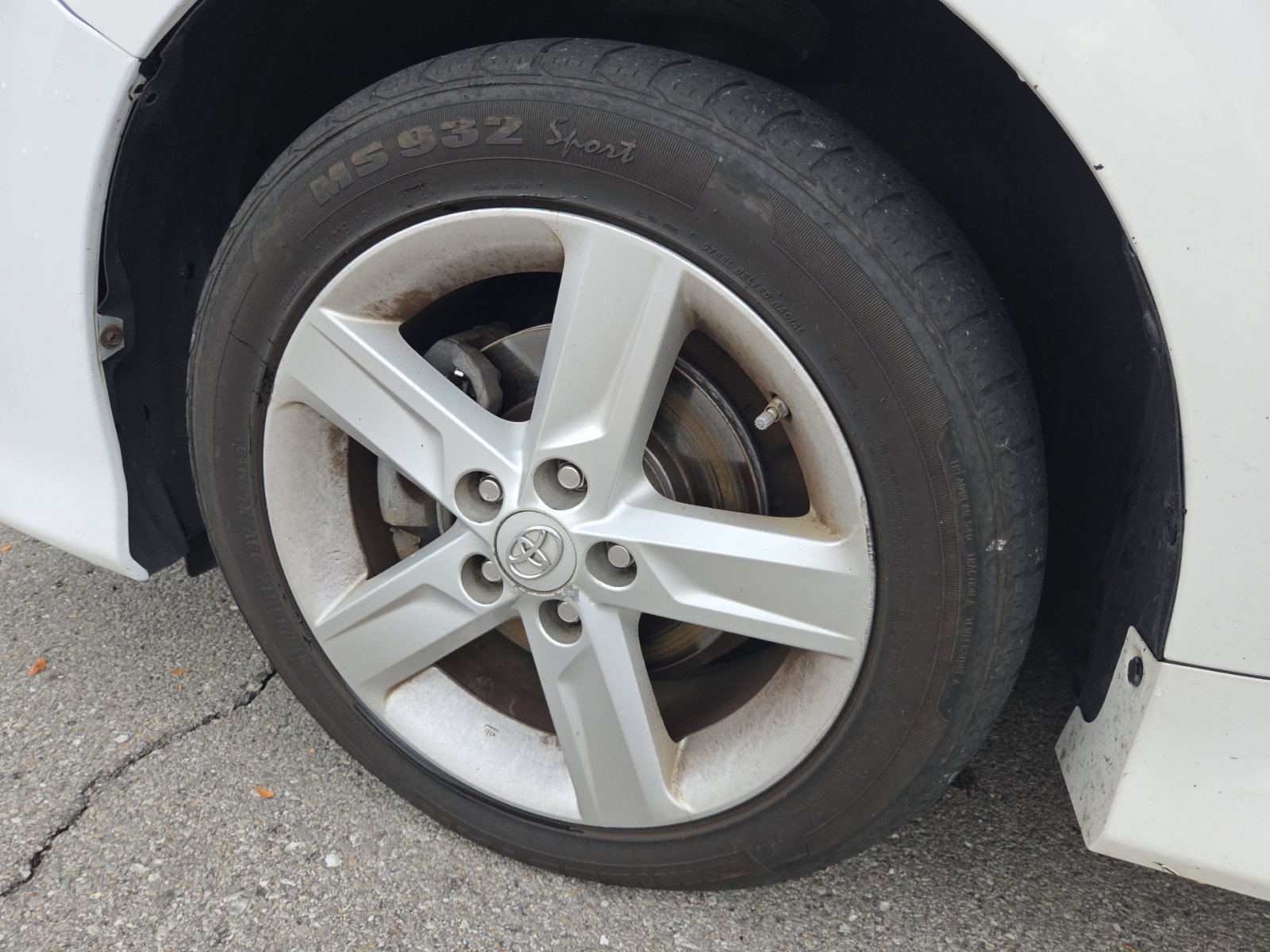 Used 2014 Toyota Camry SE FWD image 14