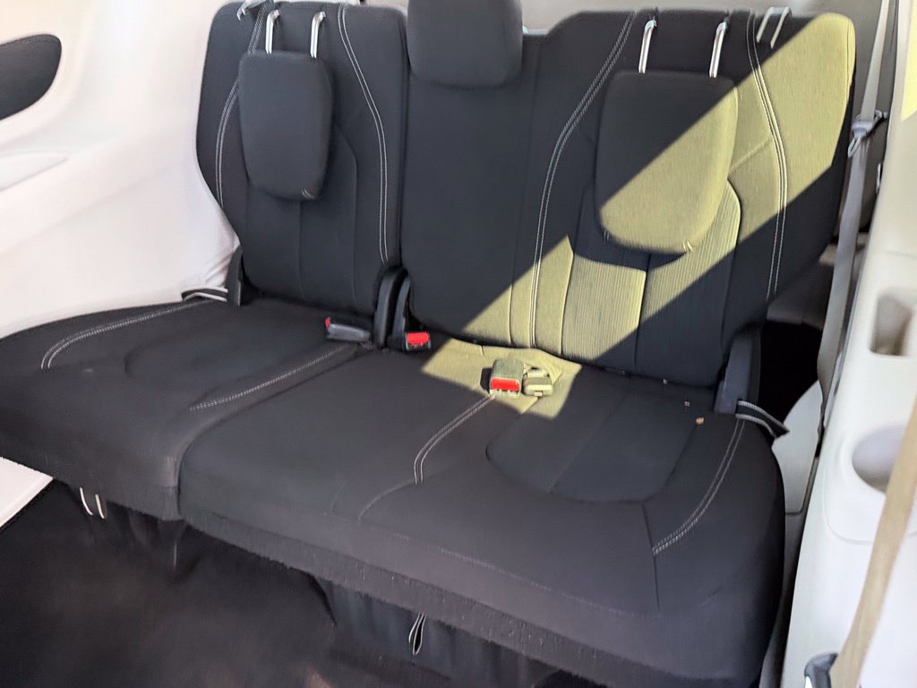 Used 2023 Chrysler Voyager LX FWD image 21