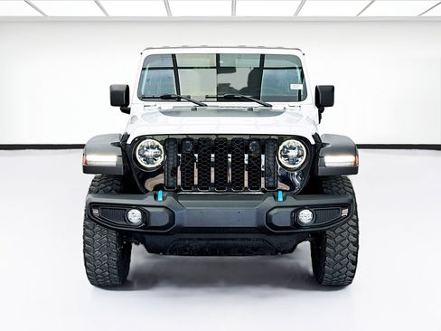 Used 2024 Jeep Wrangler Unlimited AWD/4WD image 2
