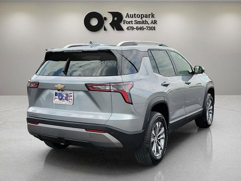 Used 2025 Chevrolet Equinox LT w/ Convenience Package II image 5