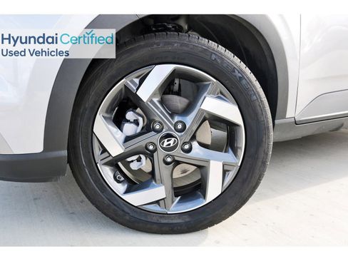 Certified 2025 Hyundai Venue SEL FWD image 33