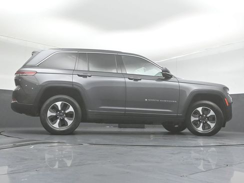 Used 2022 Jeep Grand Cherokee Limited 4xe image 38