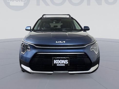 Used 2023 Kia Niro EX image 12