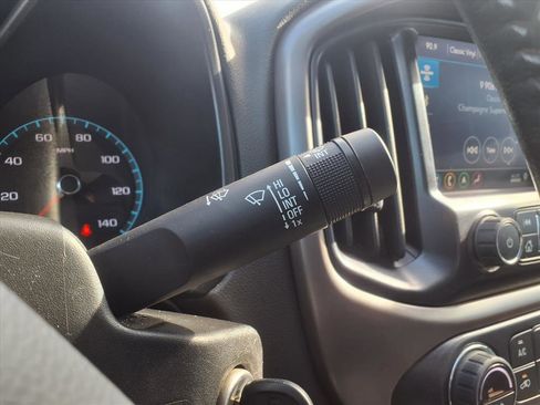 Used 2022 GMC Canyon AT4 image 19