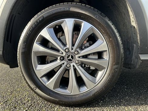 Used 2023 Mercedes-Benz GLE 350 4MATIC w/ Premium Package image 25