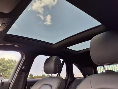 Used 2018 Mercedes-Benz GLC 300 4MATIC image 21