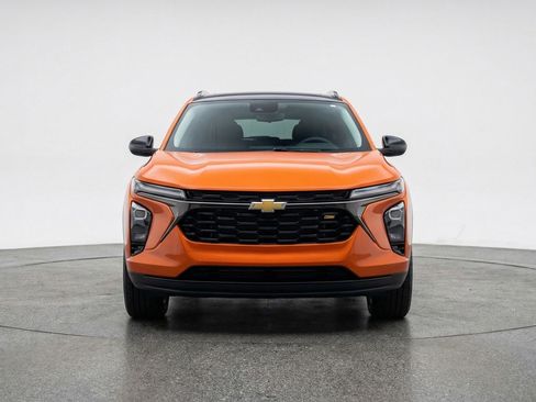Used 2025 Chevrolet Blazer LT FWD image 1