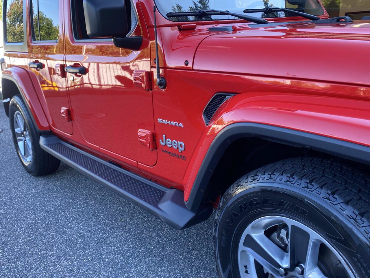 Used 2020 Jeep Wrangler Unlimited Sahara AWD/4WD image 29