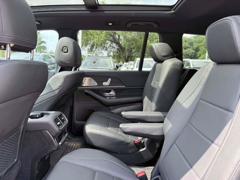 Used 2025 Mercedes-Benz GLS 450 4MATIC image 15