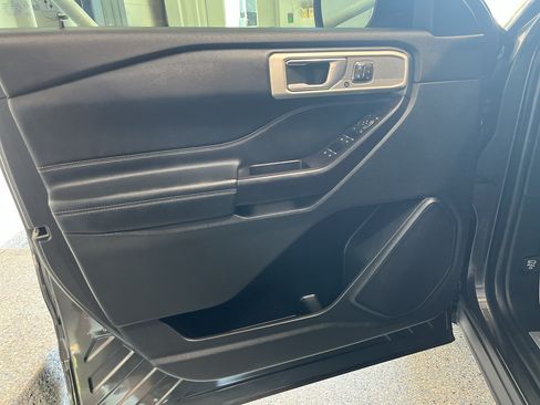 Used 2020 Ford Explorer Limited RWD image 27