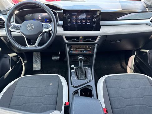 Used 2025 Volkswagen Taos SE FWD image 19