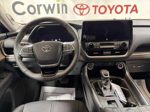 New 2026 Toyota Grand Highlander AWD image 23