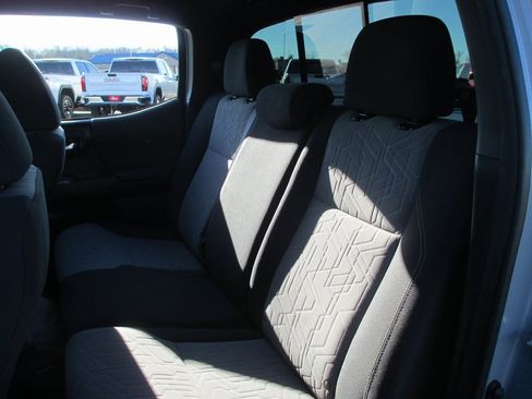 Used 2020 Toyota Tacoma TRD Sport image 15