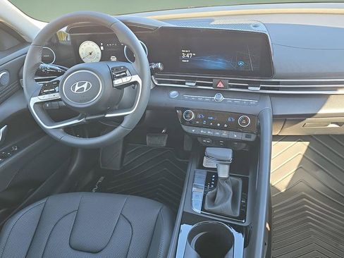 New 2026 Hyundai Elantra Limited FWD image 11