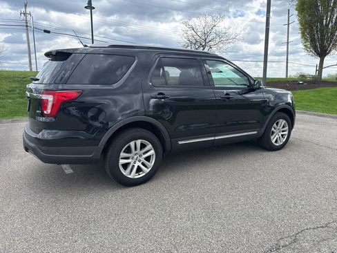 Used 2019 Ford Explorer XLT w/ Equipment Group 202A AWD/4WD image 5