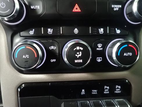 Used 2021 RAM 1500 Laramie image 17