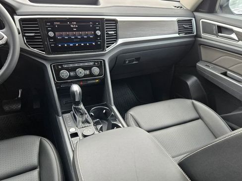 Used 2023 Volkswagen Atlas SE image 34