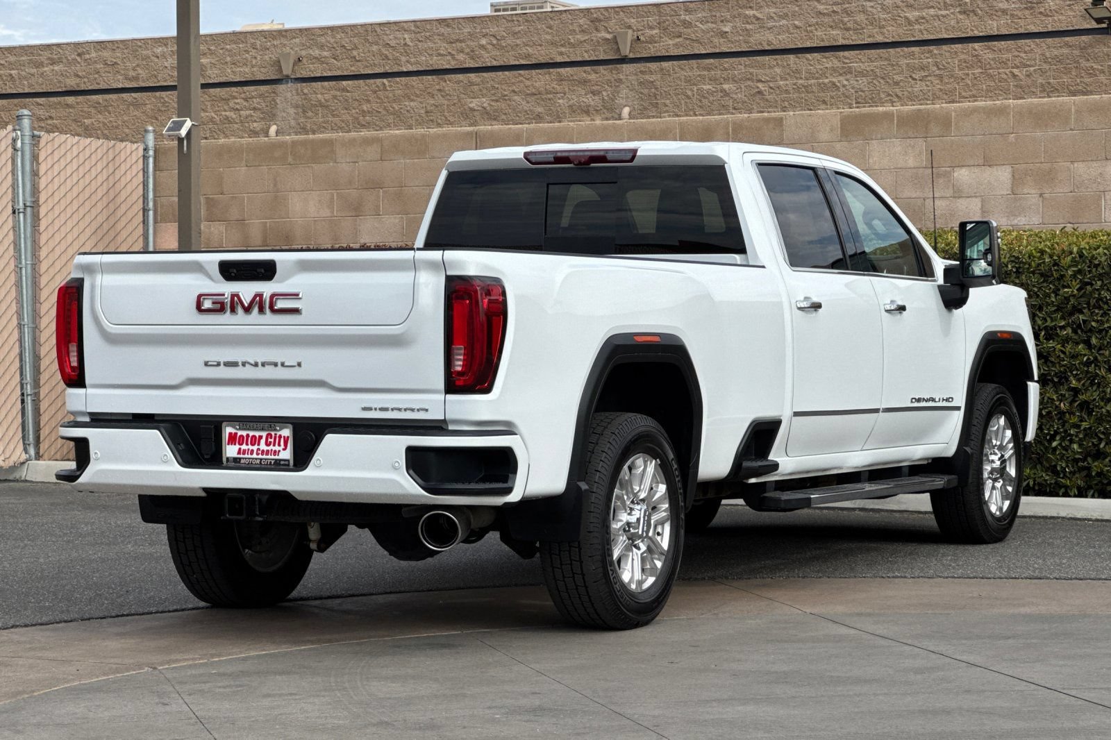 Certified 2020 GMC Sierra 2500 Denali w/ Denali Ultimate Package AWD/4WD image 4