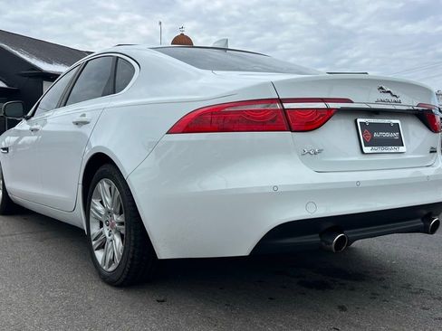 Used 2016 Jaguar XF Premium image 5