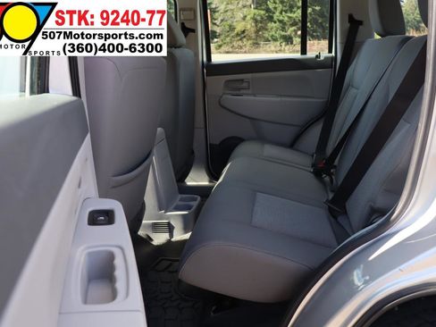 Used 2008 Jeep Liberty Sport AWD/4WD image 13