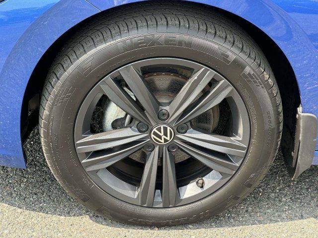 Used 2024 Volkswagen Jetta SE w/ Panoramic Sunroof Package FWD image 10