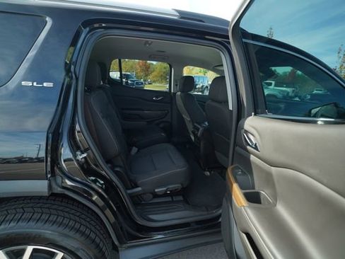 Used 2022 GMC Acadia SLE w/ Driver Convenience Package image 22