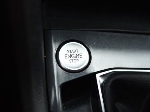 Used 2022 Volkswagen Tiguan SEL R-Line AWD/4WD image 17