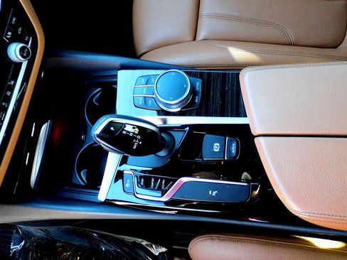 Used 2020 BMW 530i 530i w/ Premium Package image 22