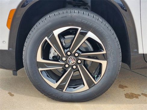 New 2025 Buick Enclave Sport Touring w/ Super Cruise Package image 9