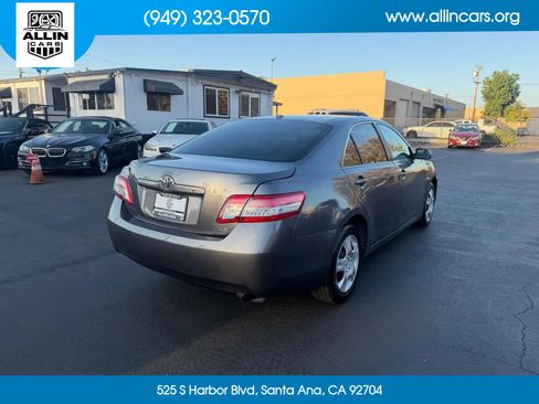 Used 2011 Toyota Camry LE FWD image 3