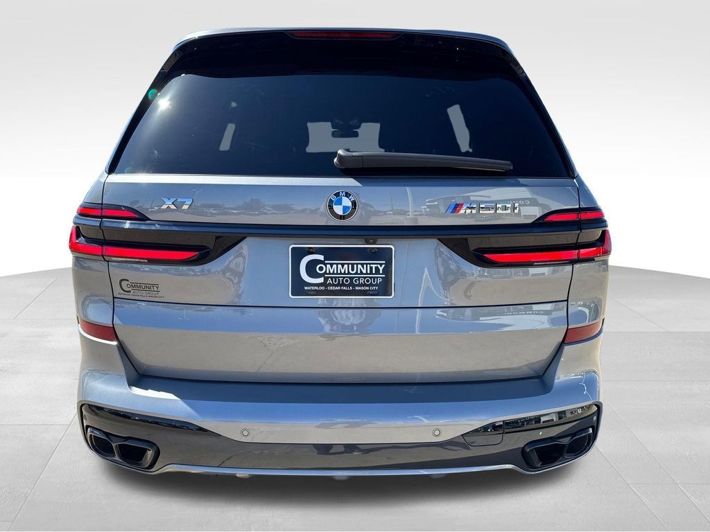 Used 2025 BMW X7 M60i AWD/4WD image 5