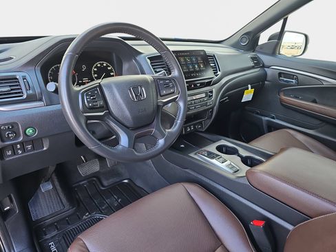 Certified 2025 Honda Ridgeline RTL image 16