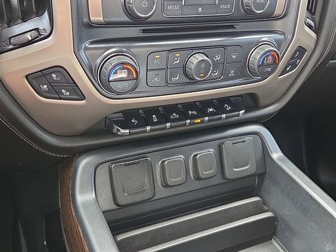 Used 2018 GMC Sierra 1500 Denali AWD/4WD image 19