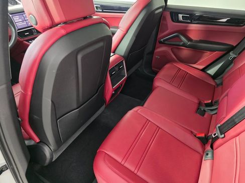 Used 2021 Porsche Cayenne Coupe AWD/4WD image 15