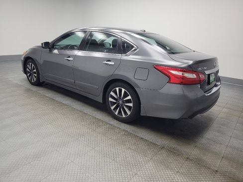 Used 2017 Nissan Altima 2.5 SV w/ Convenience Package image 3