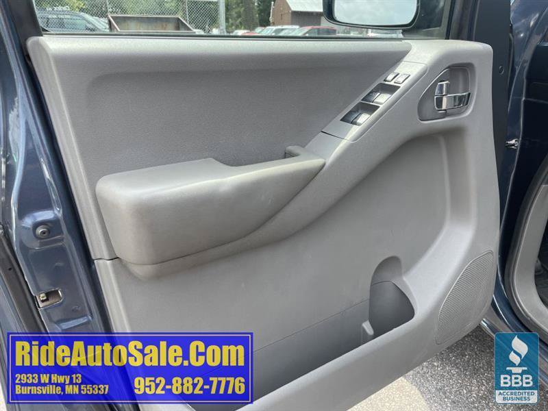 Used 2013 Nissan Frontier SV AWD/4WD image 9