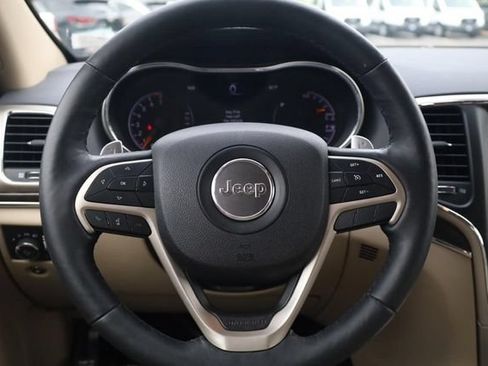 Used 2017 Jeep Grand Cherokee Limited AWD/4WD image 7