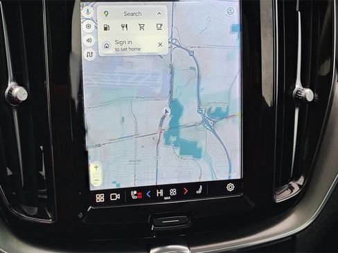 Certified 2023 Volvo XC60 B5 Core w/ Climate Package image 18